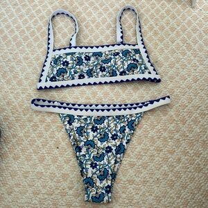 blue and white bikini set bottoms never worn-top worn 2 times XS
